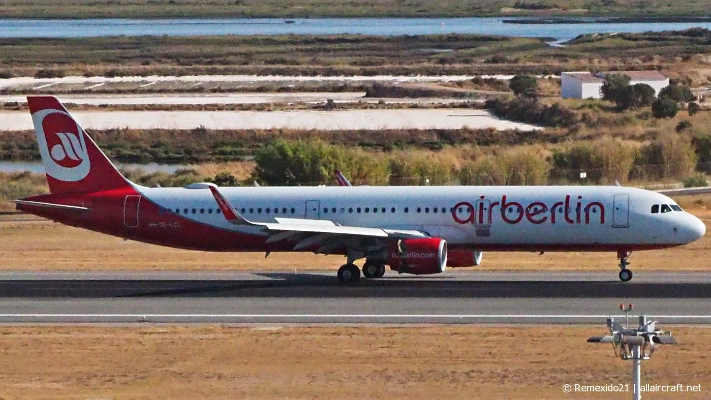 OE-LCL · Airbus A321-211(WL) · (FAO / LPFR)