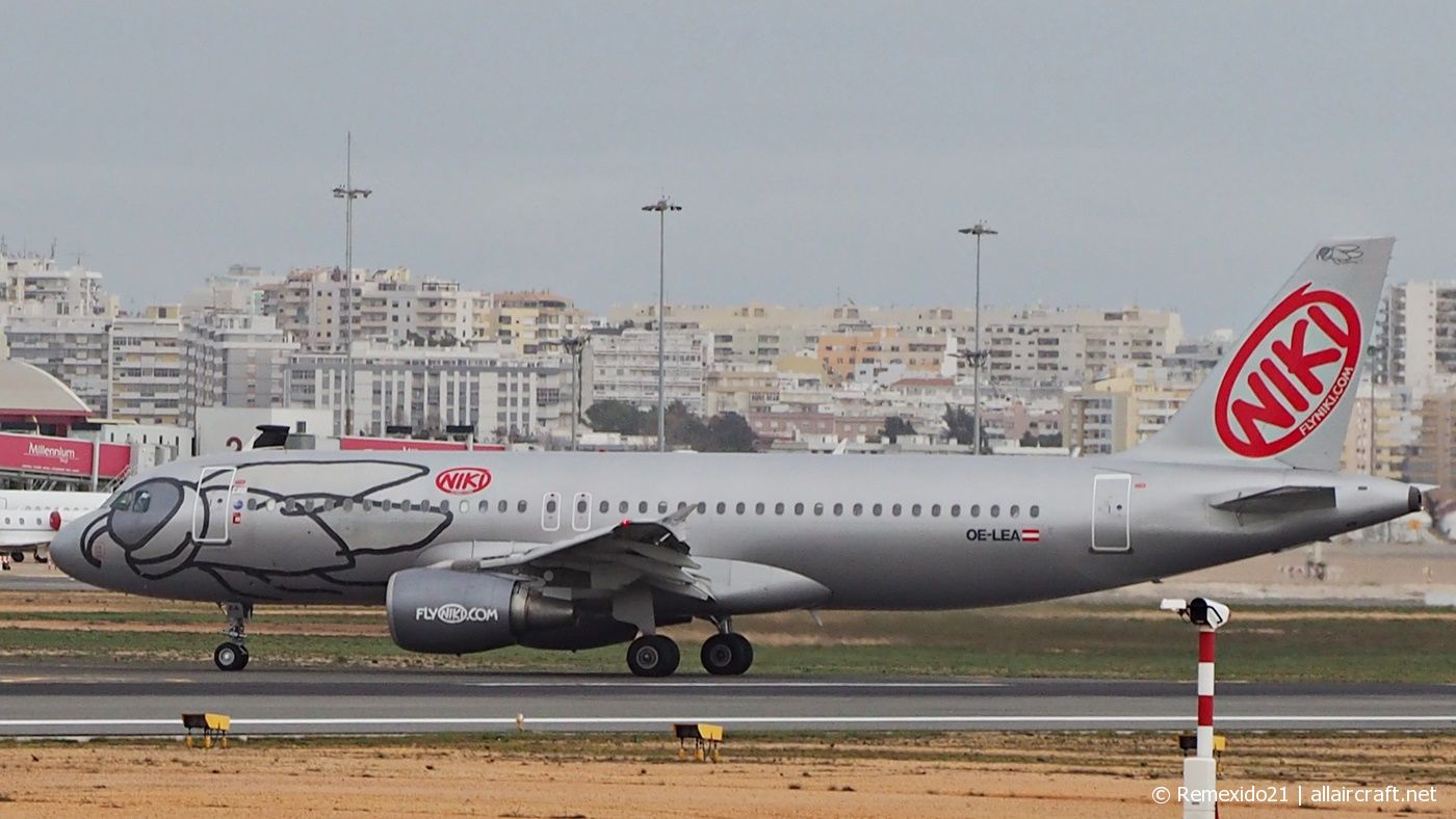 OE-LEA · Airbus A320-214 · (FAO / LPFR)
