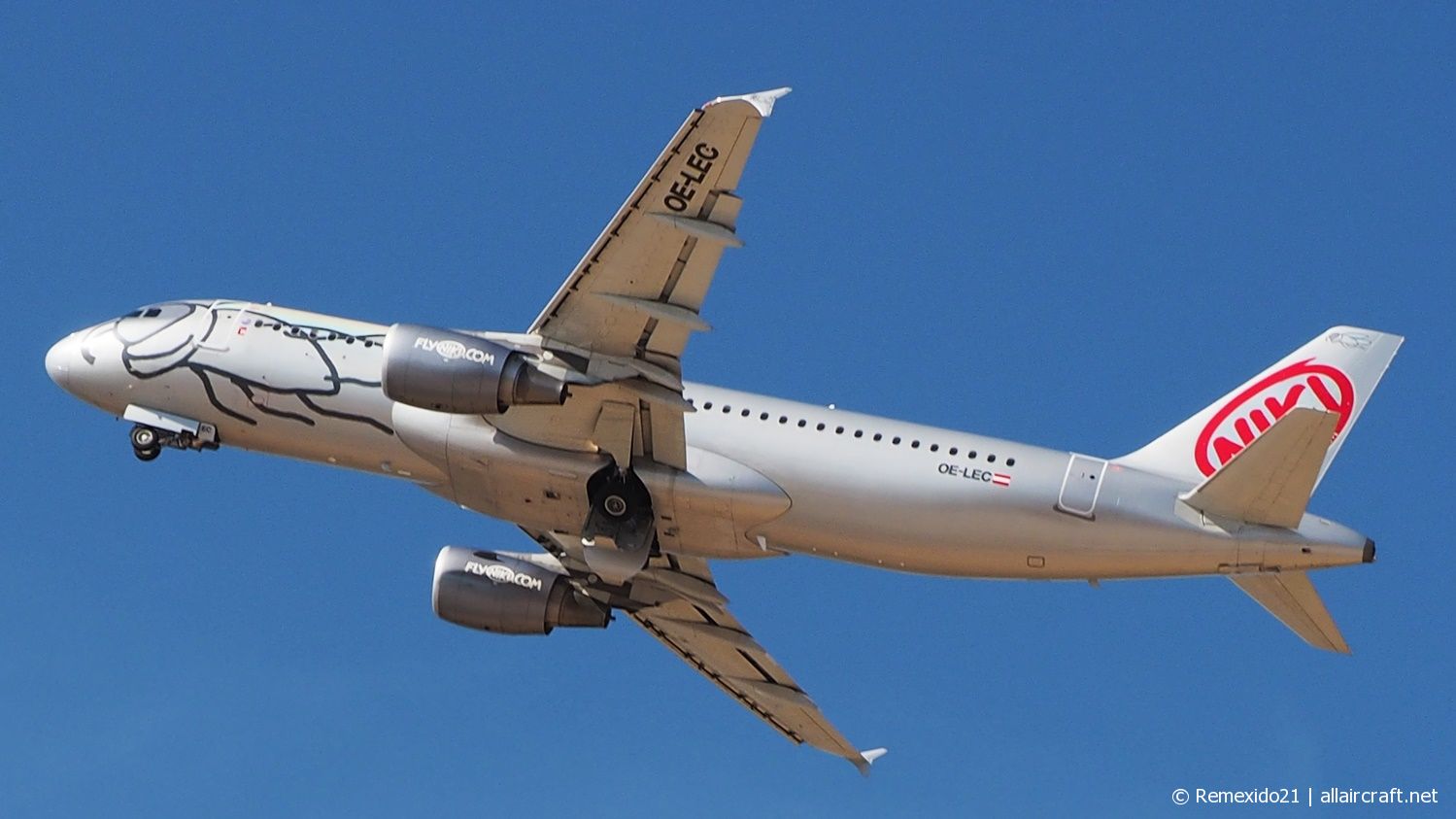 OE-LEC · Airbus A320-214 · (FAO / LPFR)