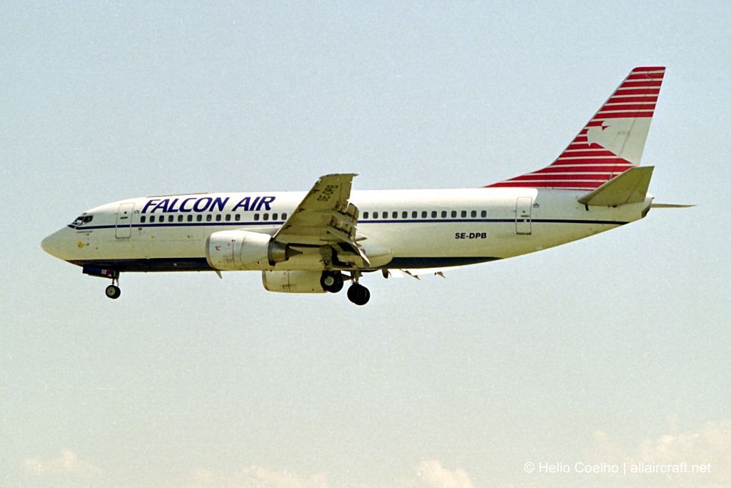 SE-DPB · Boeing 737-33A(QC) · (LIS / LPPT)