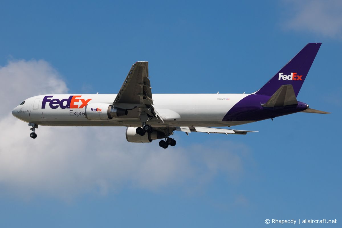 N112FE · Boeing 767-3S2F/ER · (SIN / WSSS)