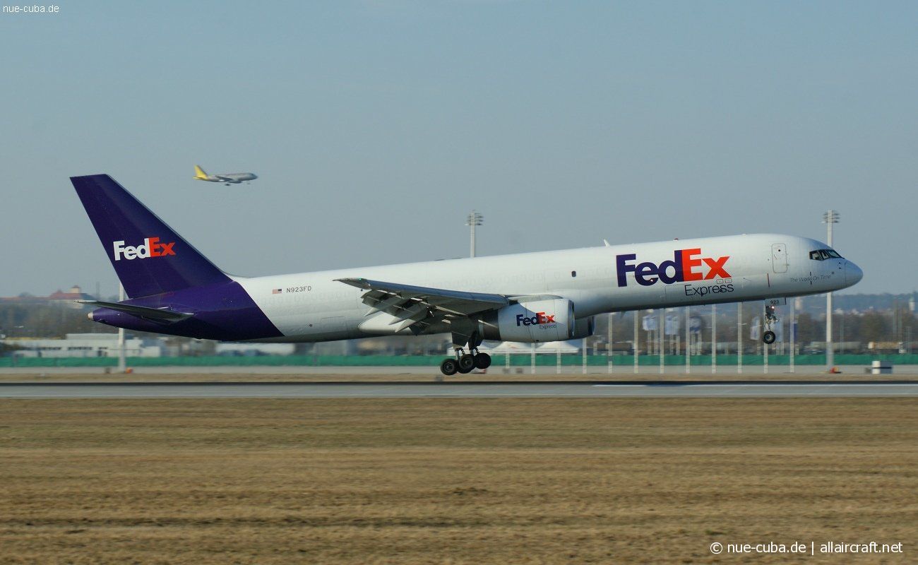 N923FD · Boeing 757-204(SF) · (MUC / EDDM)