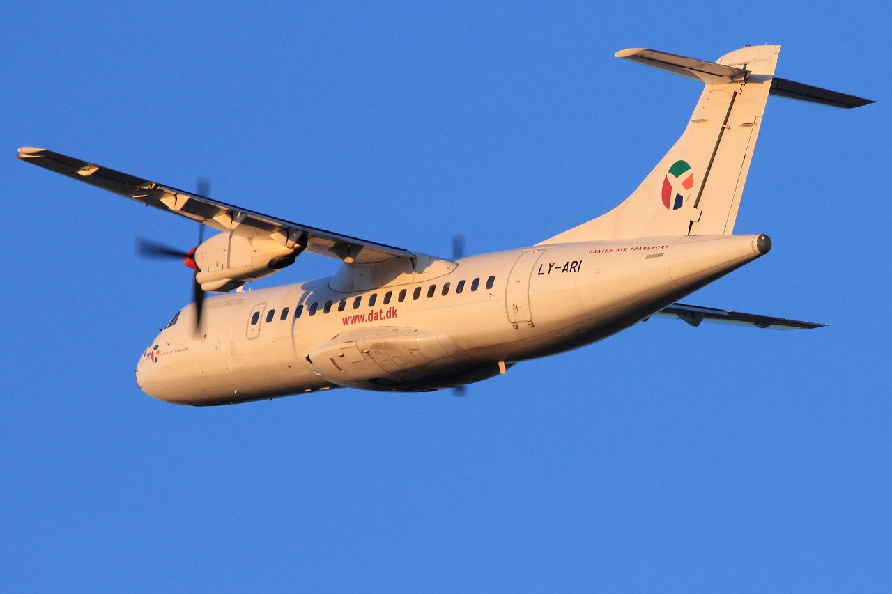 LY-ARI · ATR-42-300 · (SVG / ENZV)