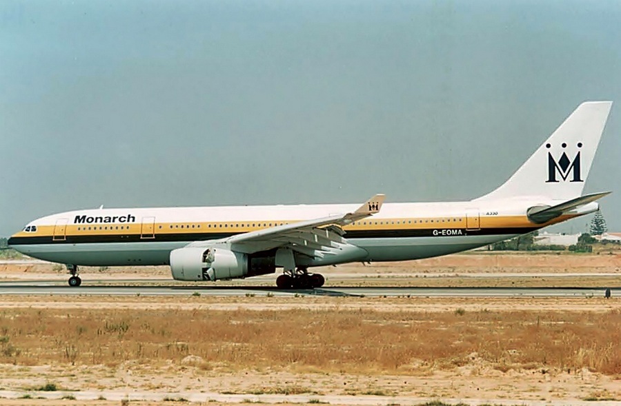 G-EOMA · Airbus A330-243 · (FAO / LPFR)