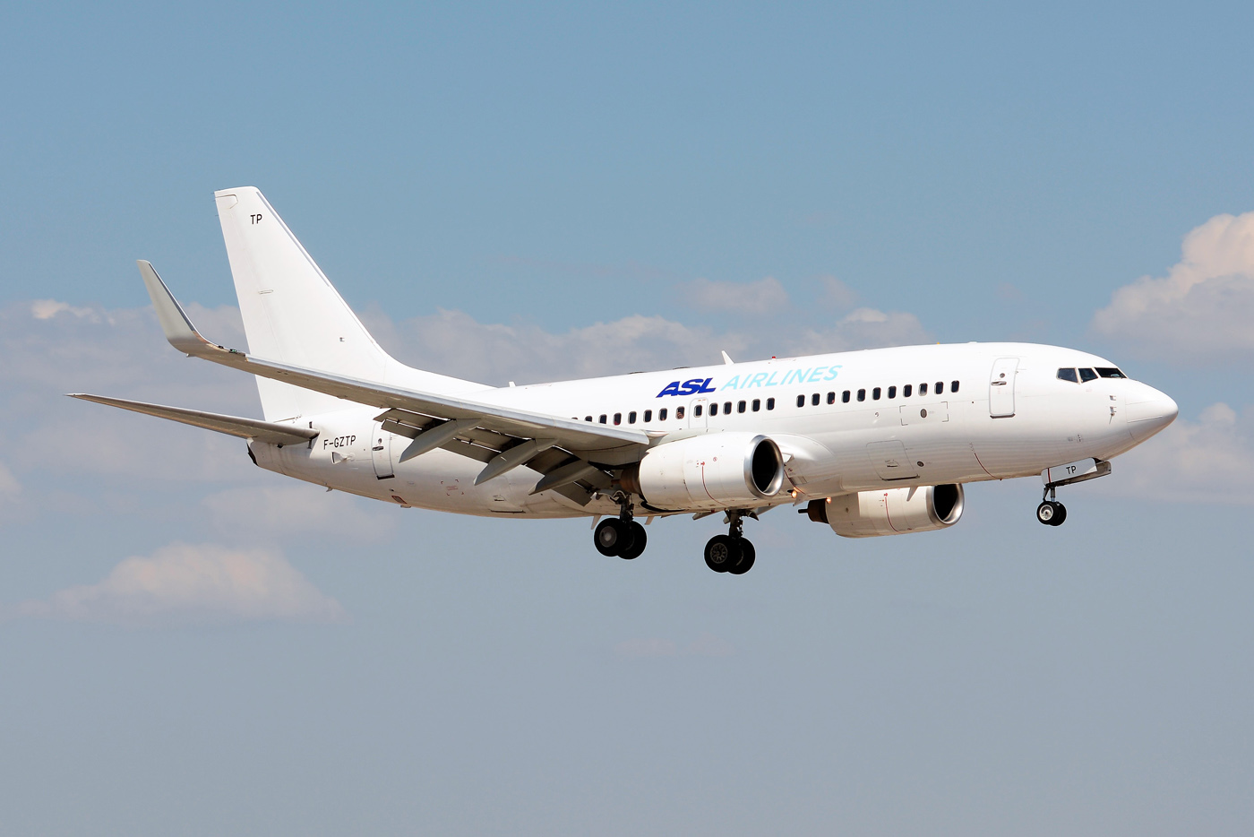 F-GZTP · Boeing 737-71B · (FAO / LPFR)