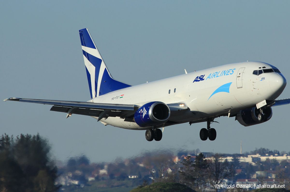 HA-FAY · Boeing 737-429(SF) · (SVG / ENZV)