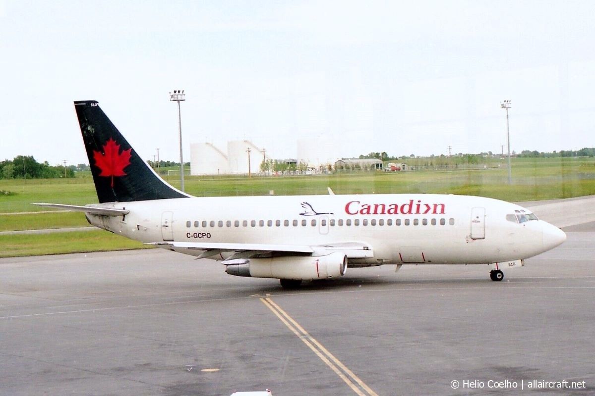 C-GCPO · Boeing 737-217/Adv · (YVR / CYVR)
