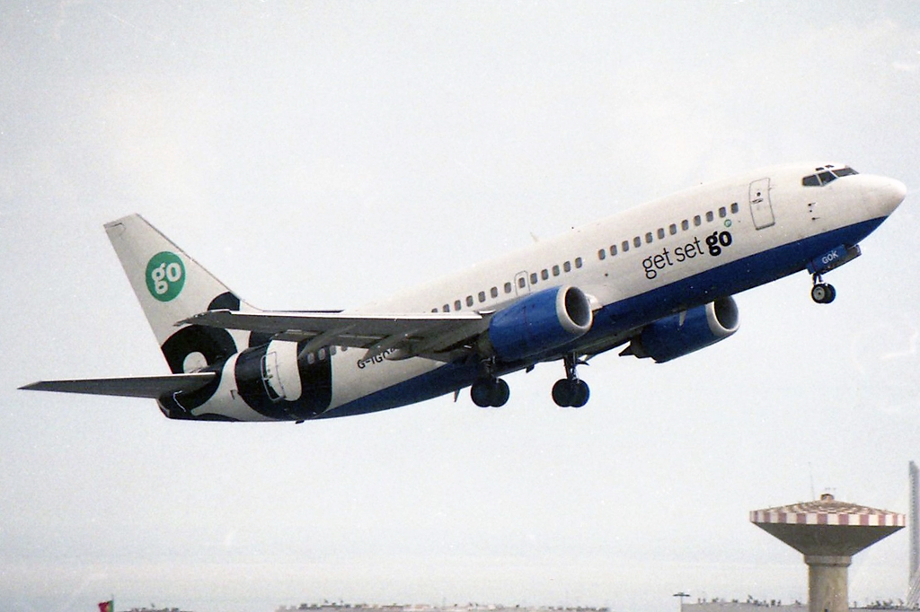 G-IGOK · Boeing 737-36N · (LIS / LPPT)