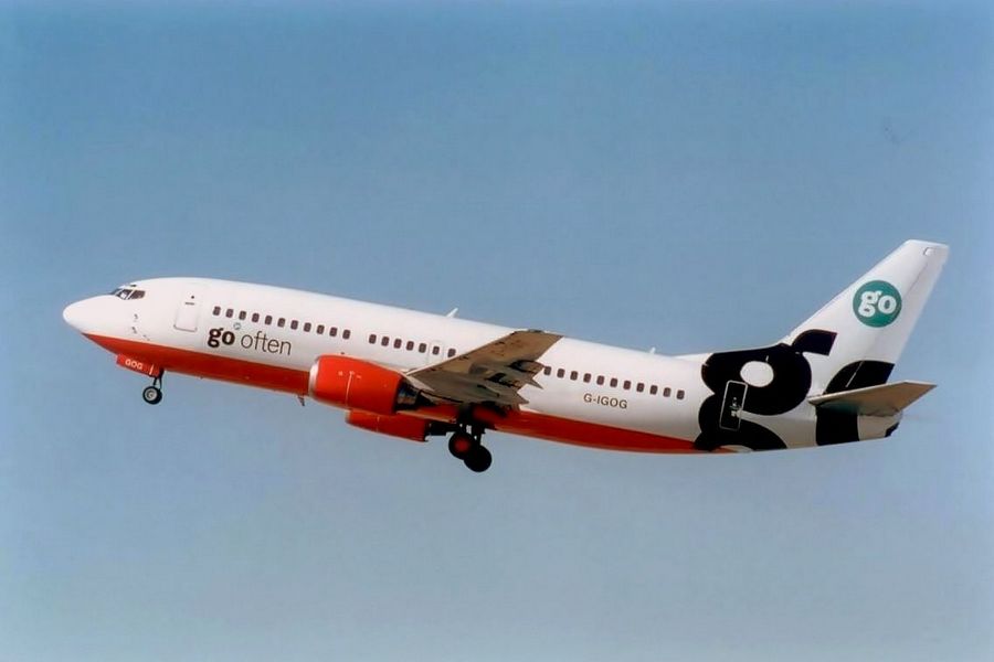 G-IGOG · Boeing 737-3Y0 · (FAO / LPFR)