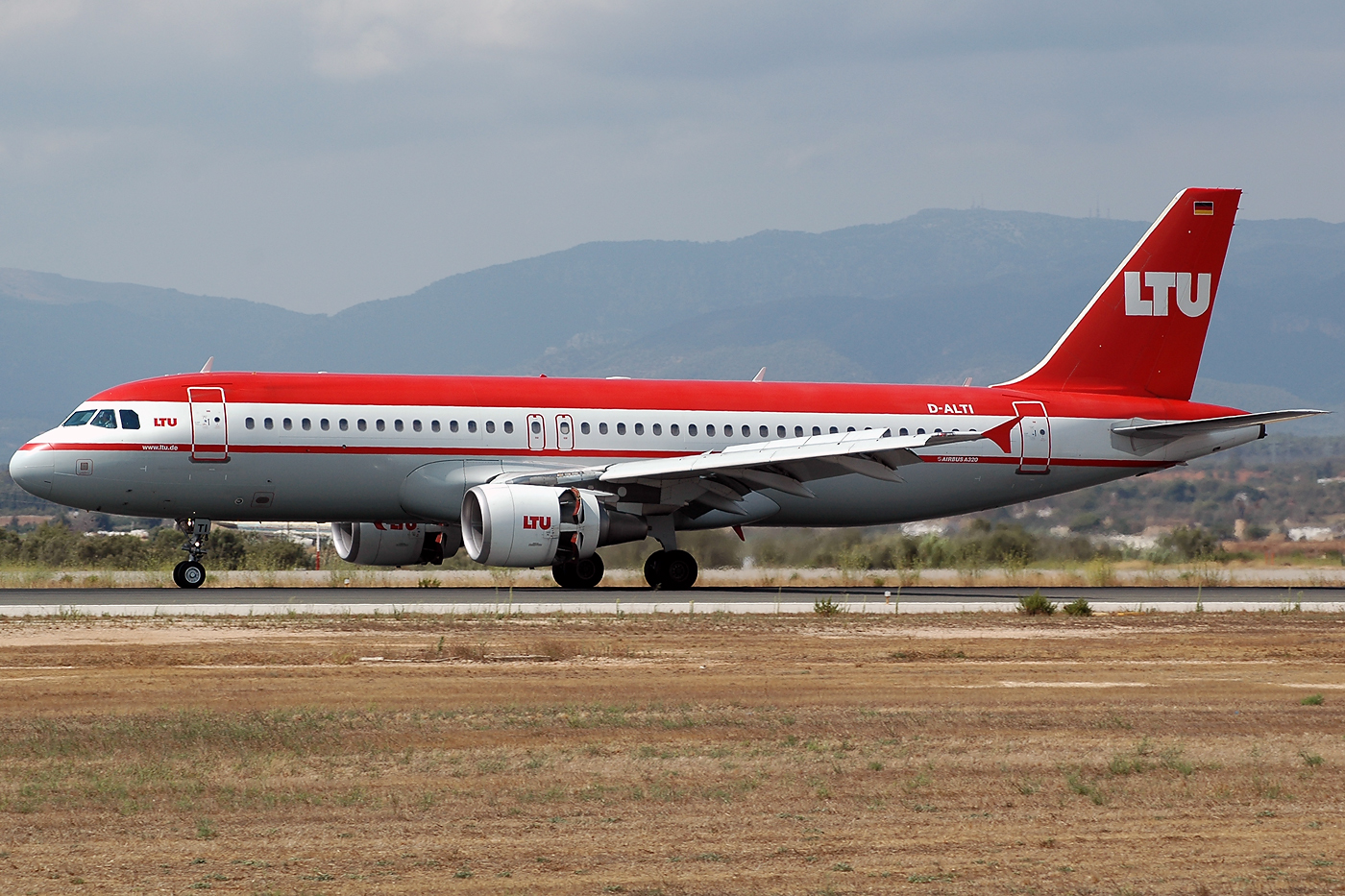 D-ALTI · Airbus A320-214 · (PMI / LEPA / LESJ)