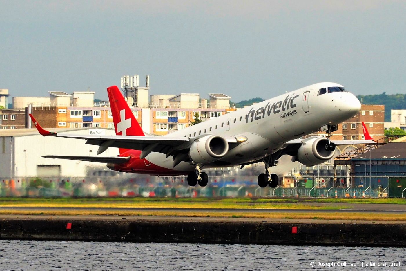 HB-JVN · Embraer 190-100LR · (LCY / EGLC)