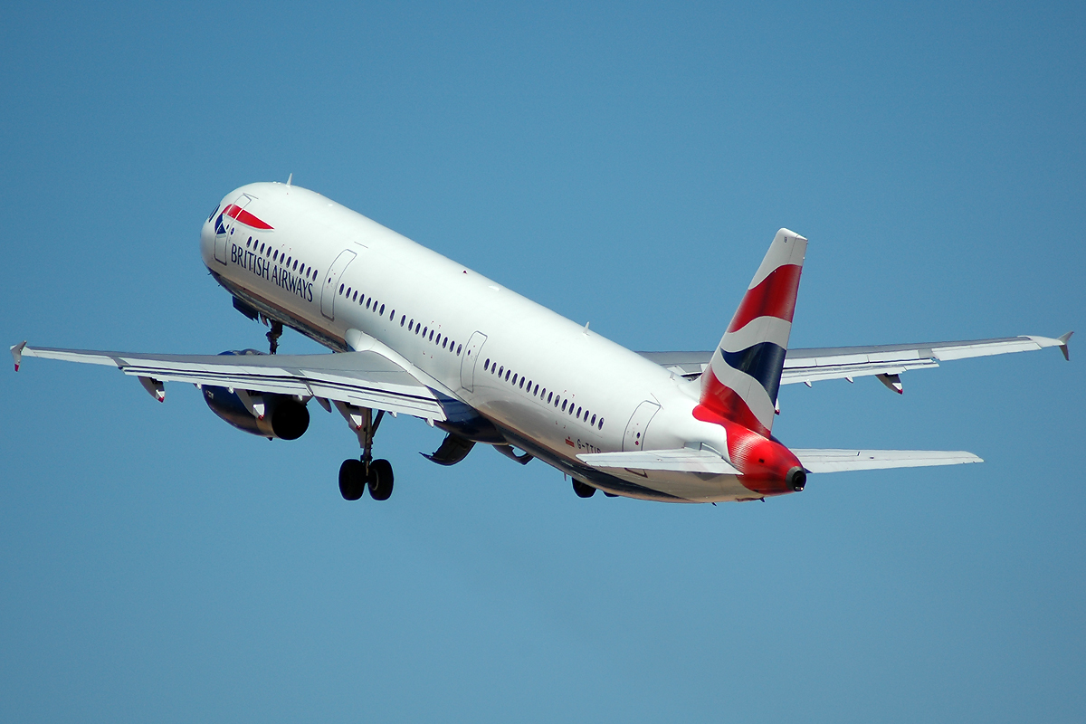 G-TTIB · Airbus A321-231 · (FAO/LPFR)