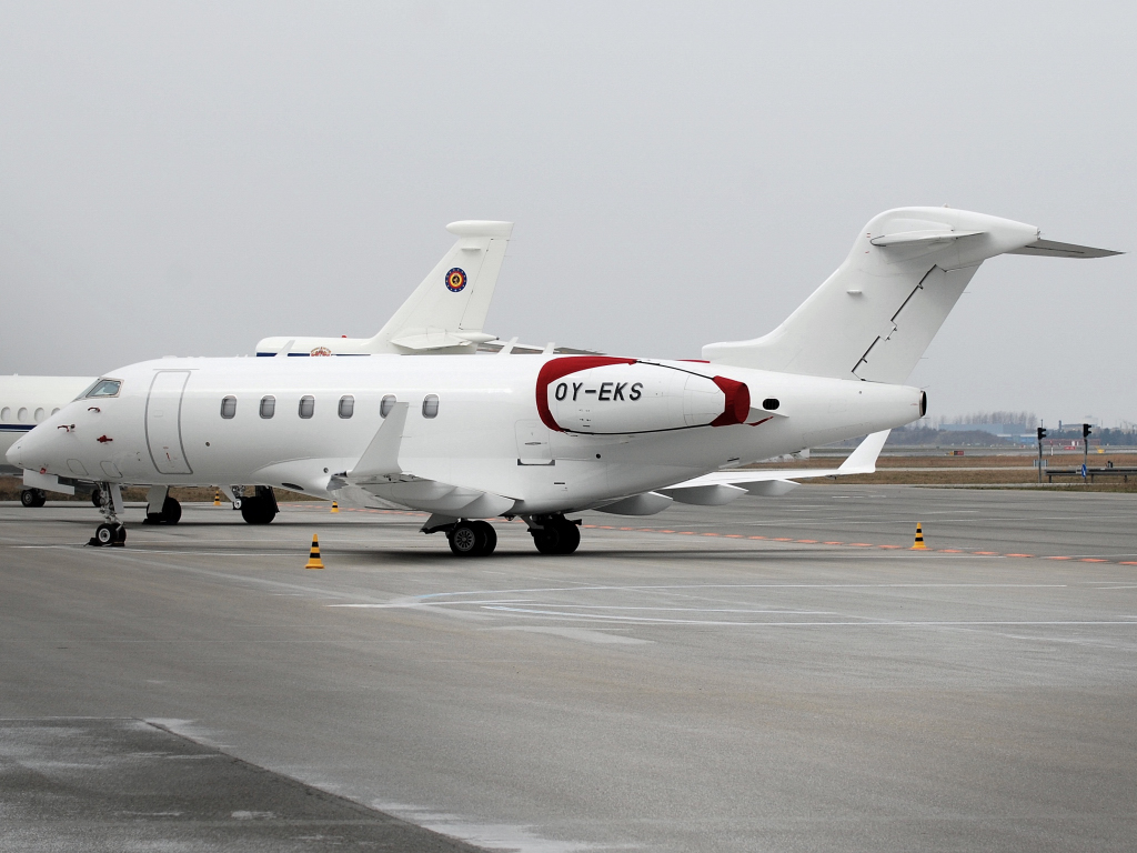 OY-EKS · Bombardier BD-100-1A10 Challenger 300 · (CPH / EKCH)