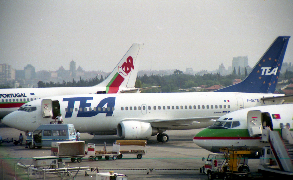 F-GKTB · Boeing 737-3M8 · (LIS / LPPT)