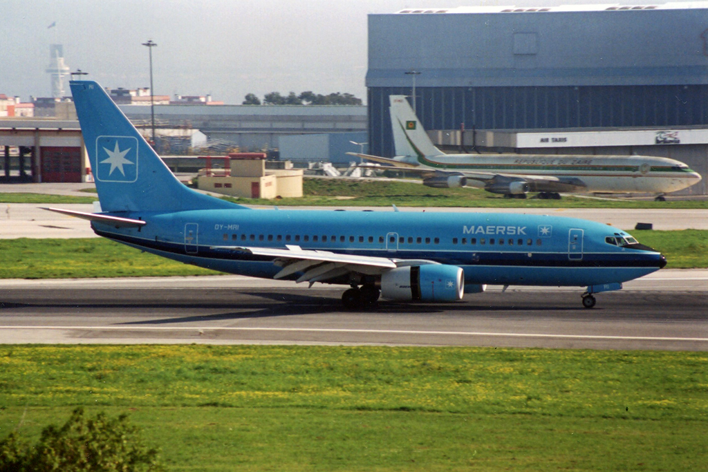 OY-MRI · Boeing 737-7L9 · (LIS / LPPT)