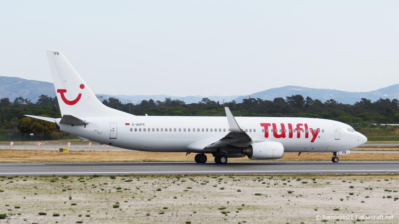 D-AHFR · Boeing 737-8K5(WL) · (FAO / LPFR)