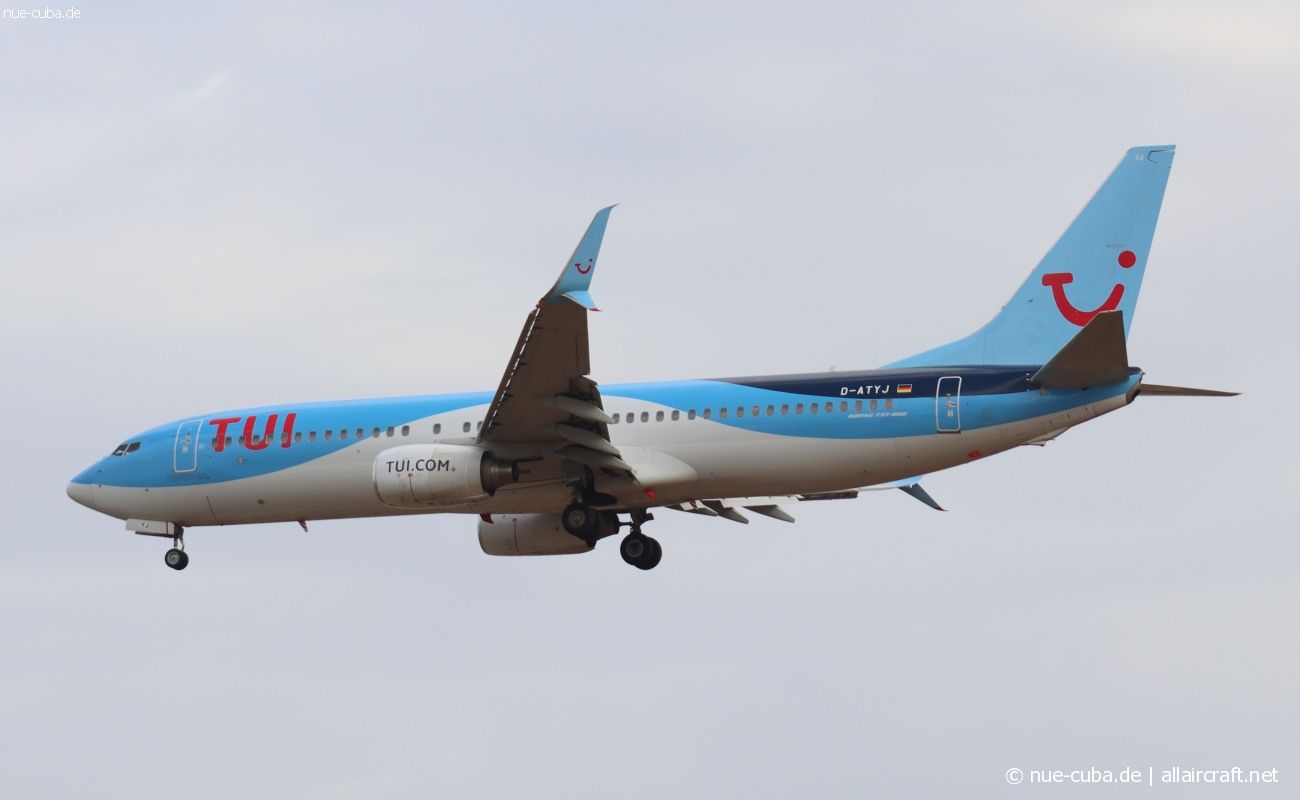 D-ATYJ · Boeing 737-86N(WL) · (PMI / LEPA / LESJ)
