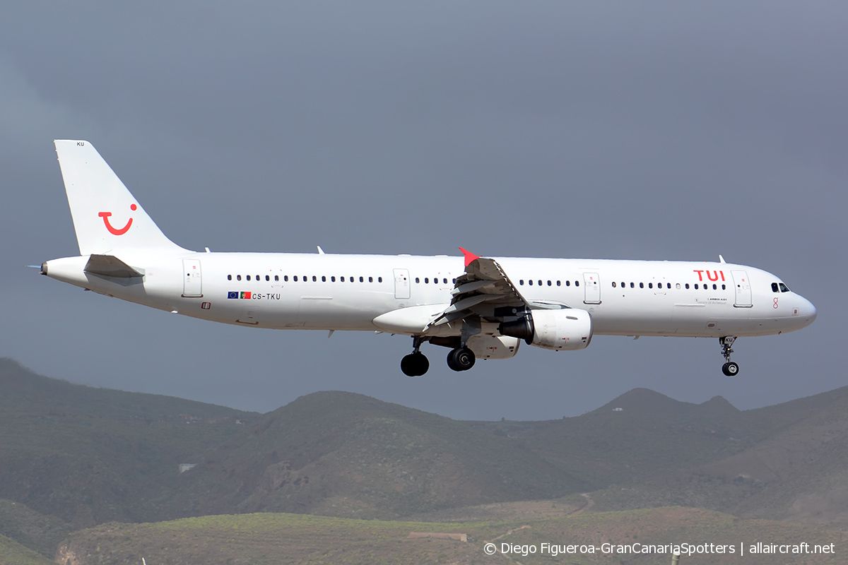 CS-TKU · Airbus A321-211 · (LPA / GCLP)