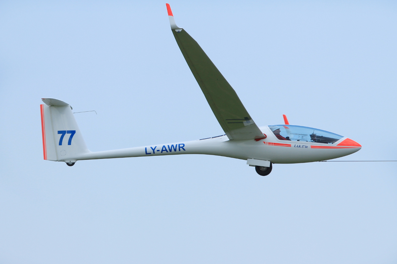 LY-AWR · Sportine Aviacija LAK-17bt · (EPST)