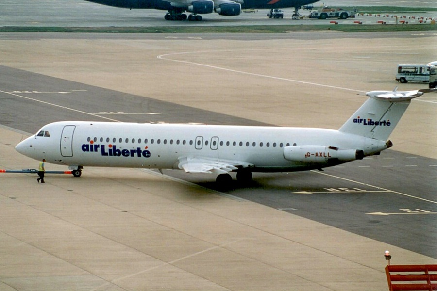 G-AXLL · British Aircraft Corporation BAC 1-11 Series 523FJ · (LGW / EGKK)