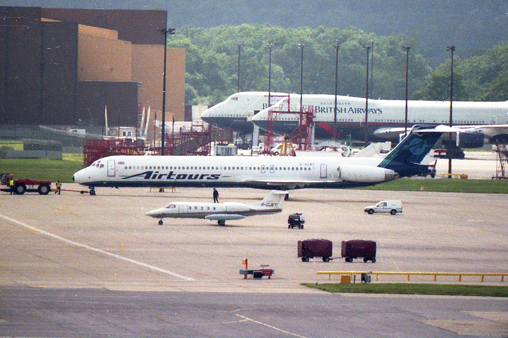 G-HCRP · McDonnell Douglas MD-83 · (LGW / EGKK)