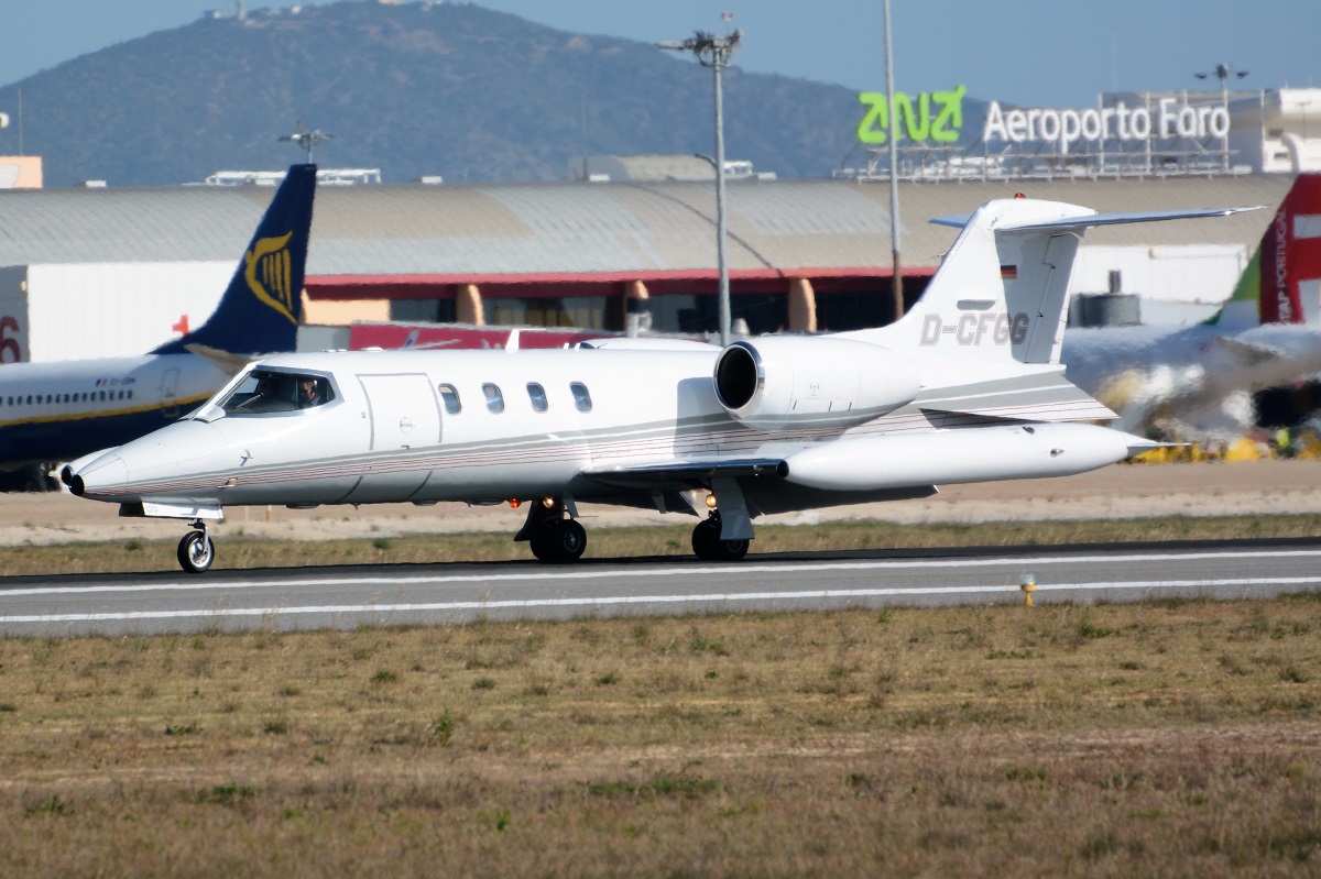 D-CFGG · Gates Learjet 36A · (FAO / LPFR)
