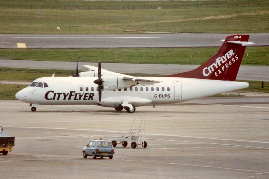 G-BUPS · ATR-42-300 · (LGW / EGKK)