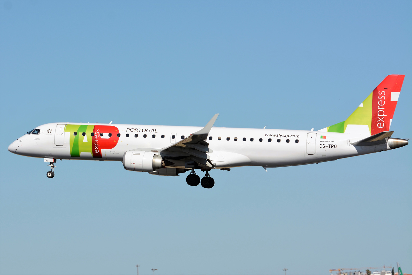 CS-TPO · Embraer 190-100LR · (LIS / LPPT)