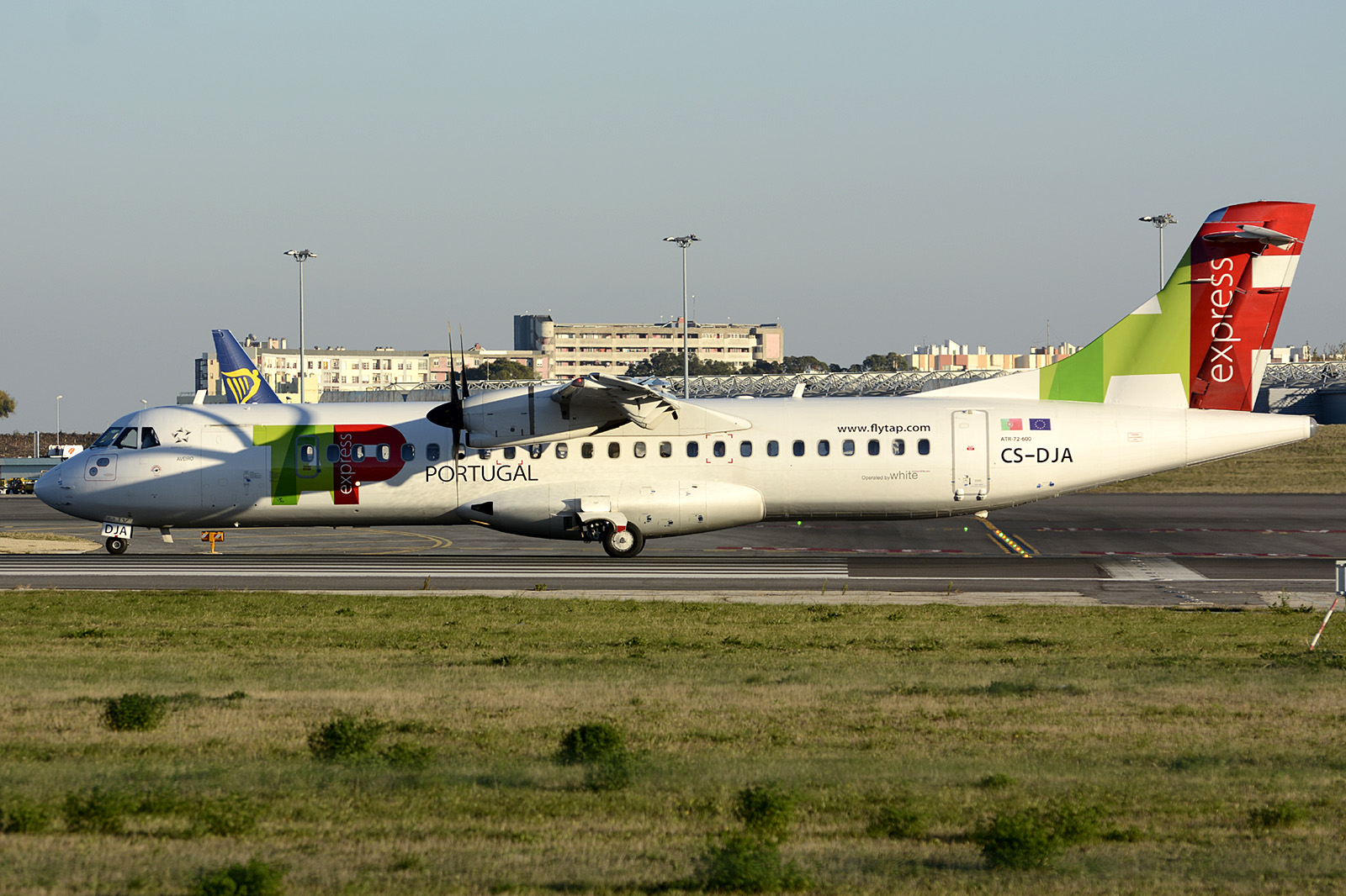 CS-DJA · ATR-72-600 · (LIS / LPPT)