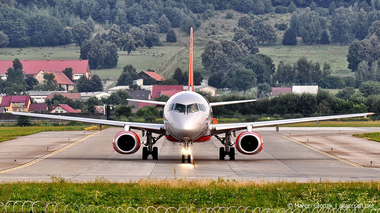 RA-89009 · Sukhoi Superjet 100-95B · (KRK / EPKK)