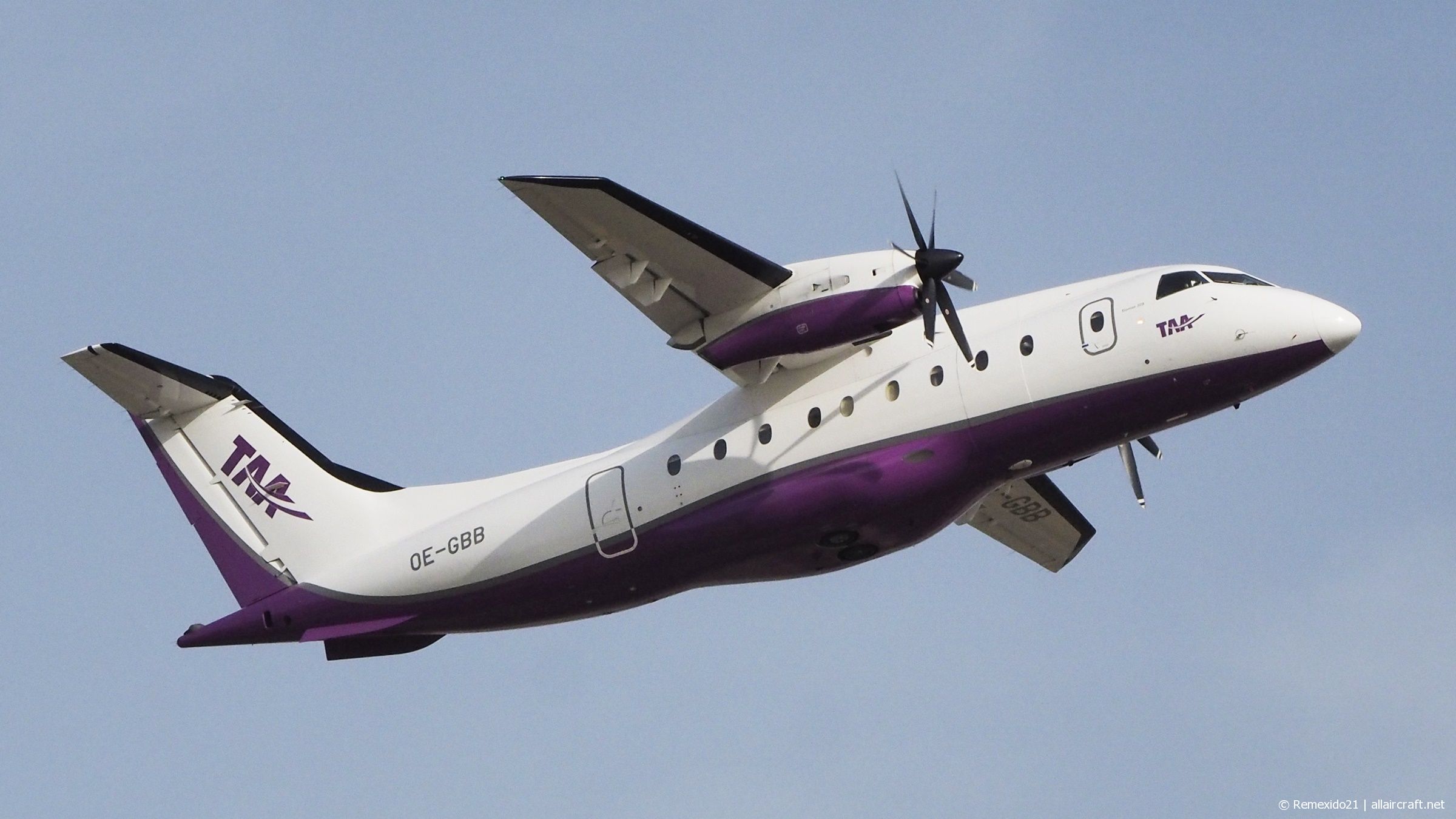 OE-GBB · Dornier Do-328-110 · (FAO / LPFR)