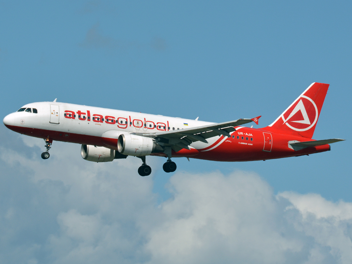 UR-AJA · Airbus A320-214 · (CPH / EKCH)