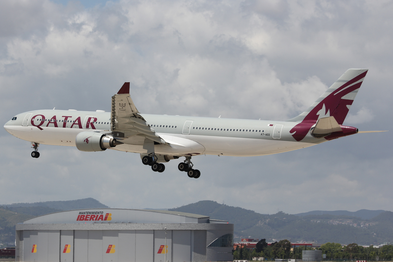 A7-AEE · Airbus A330-302 · (BCN / LEBL)