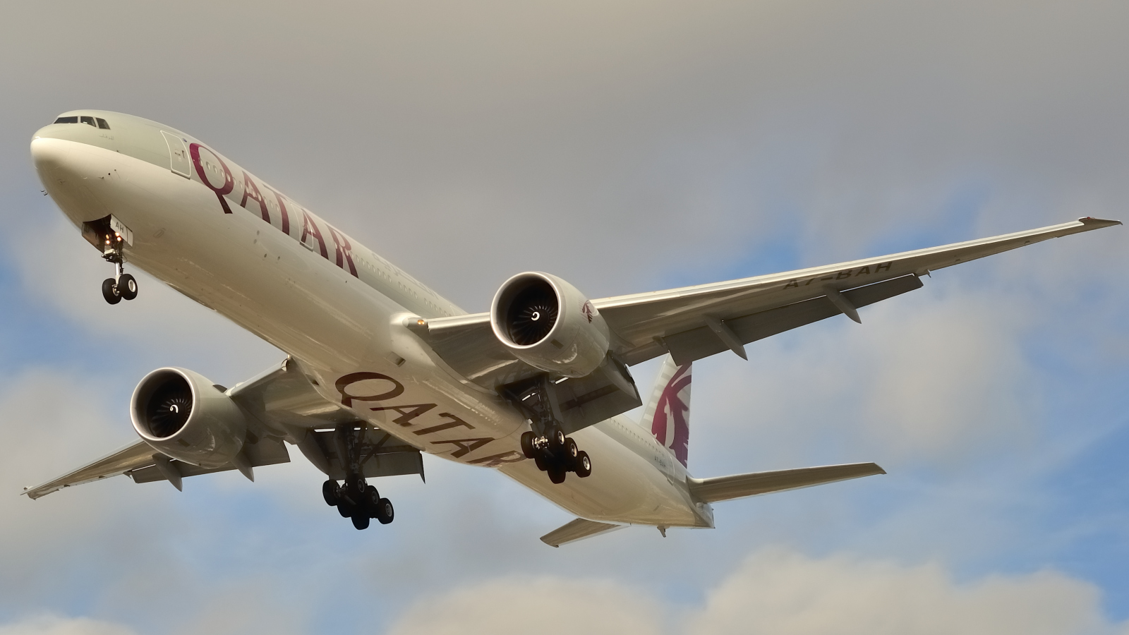 A7-BAH · Boeing 777-3DZ/ER · (YUL / CYUL)