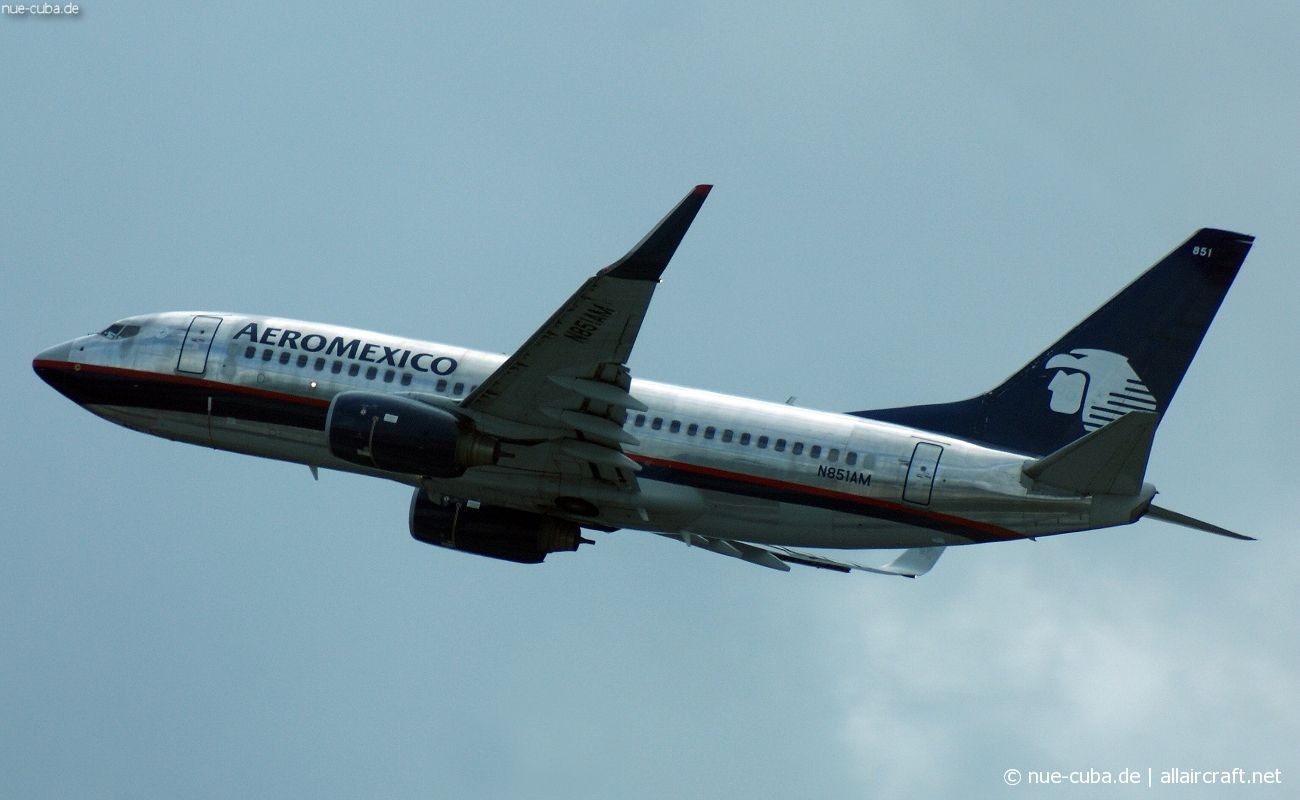 N851AM · Boeing 737-752(WL) · (CUN / MMUN)