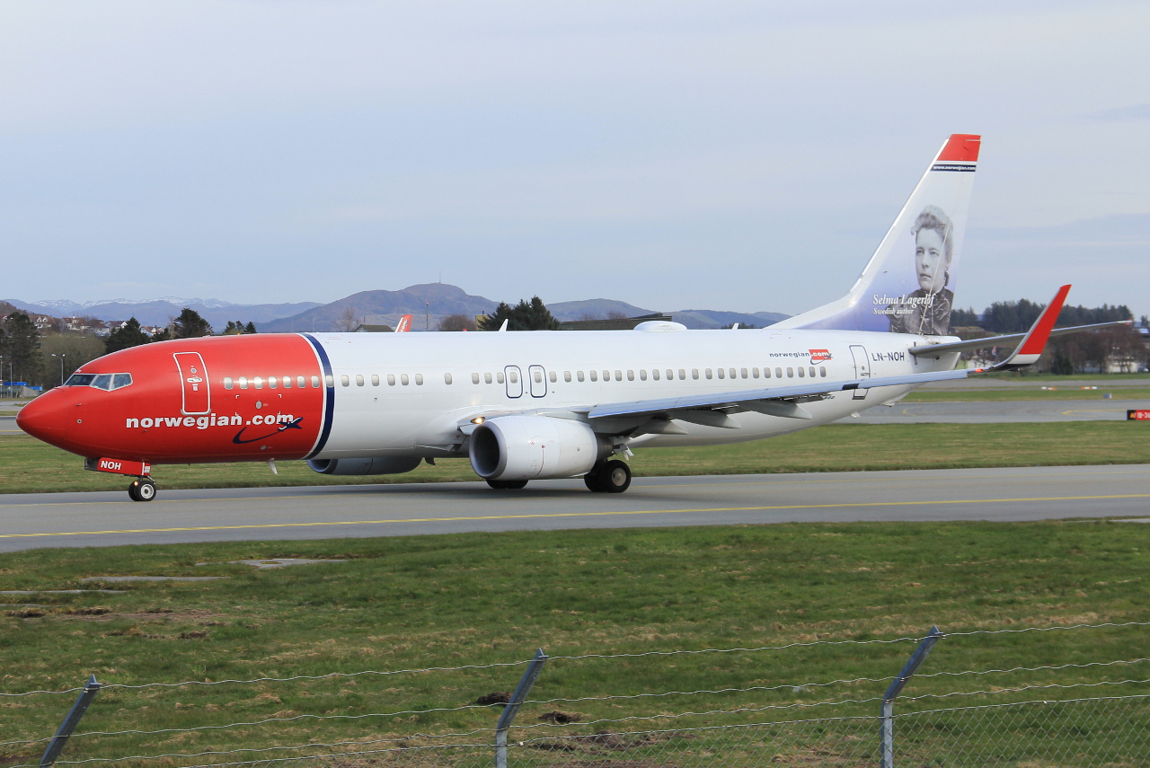 LN-NOH · Boeing 737-86N(WL) · (SVG / ENZV)
