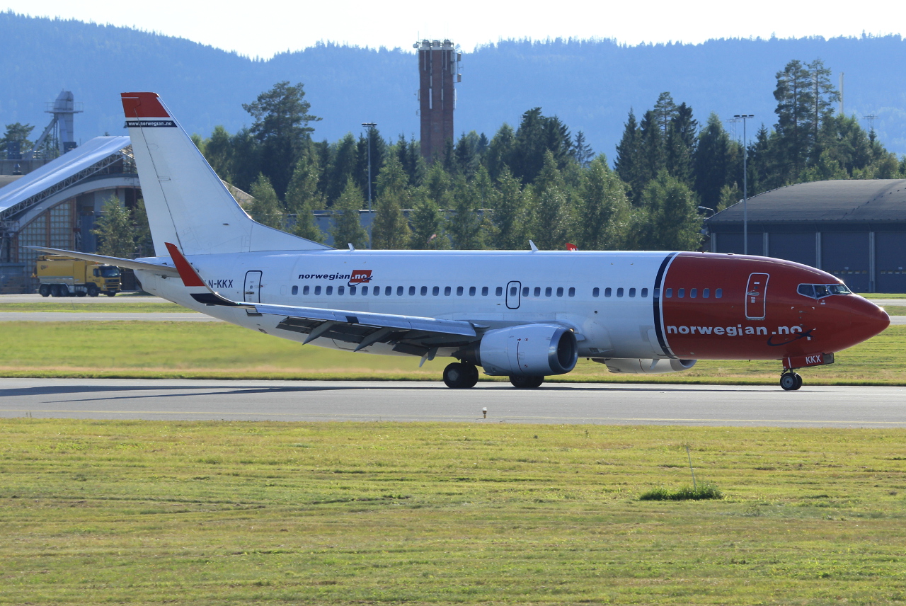 LN-KKX · Boeing 737-33S(WL) · (OSL / ENGM)