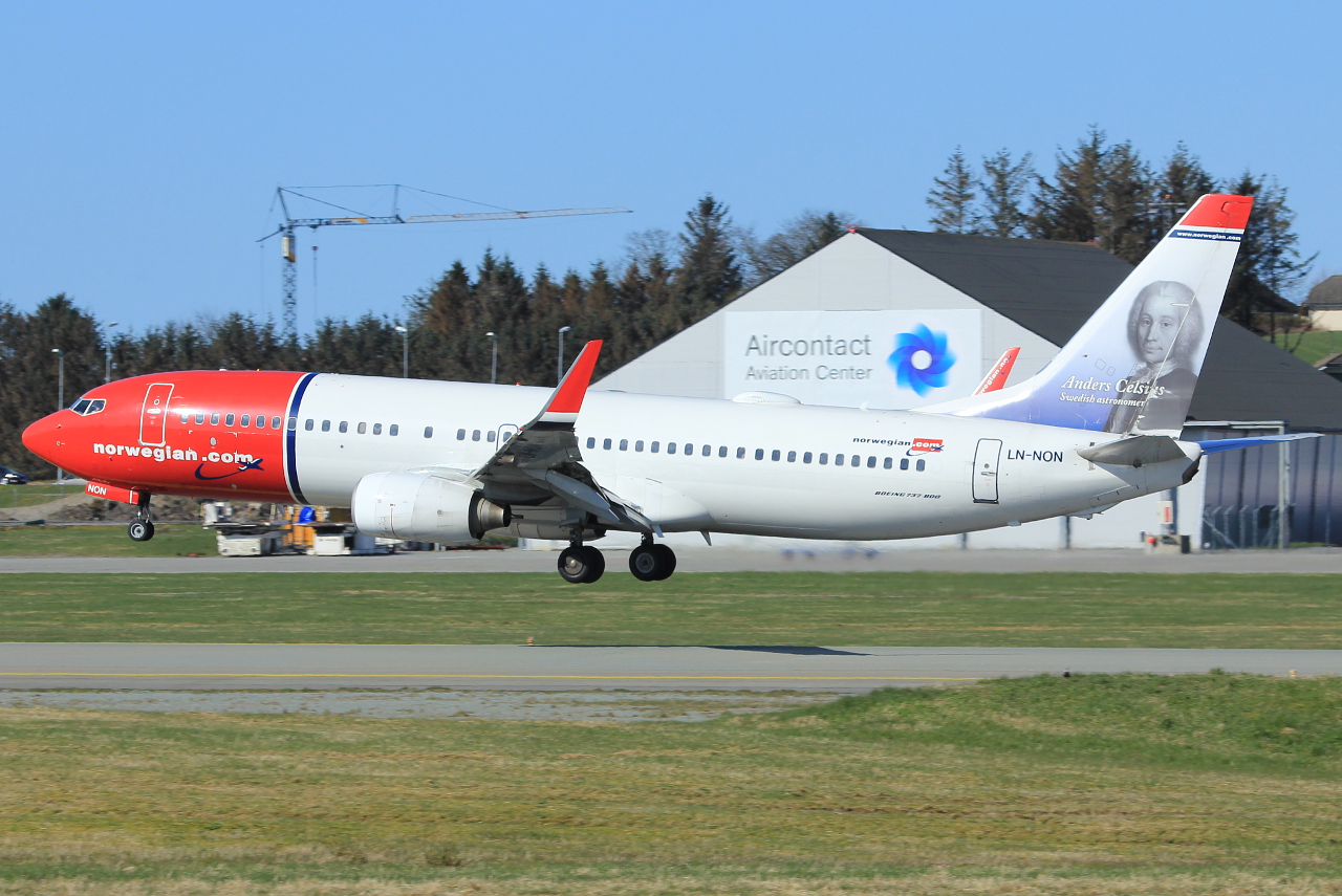 LN-NON · Boeing 737-86N(WL) · (SVG / ENZV)
