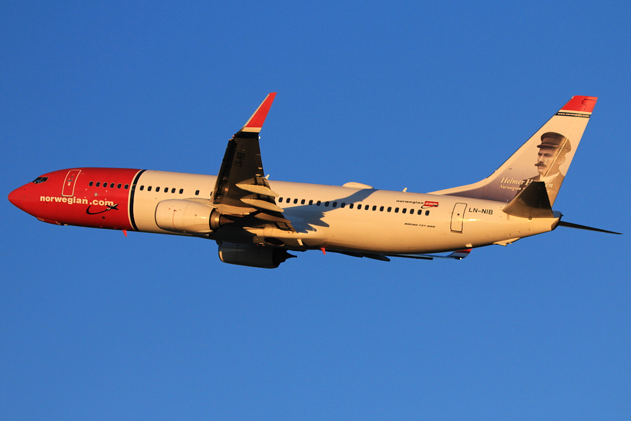 LN-NIB · Boeing 737-86J(WL) · (SVG / ENZV)