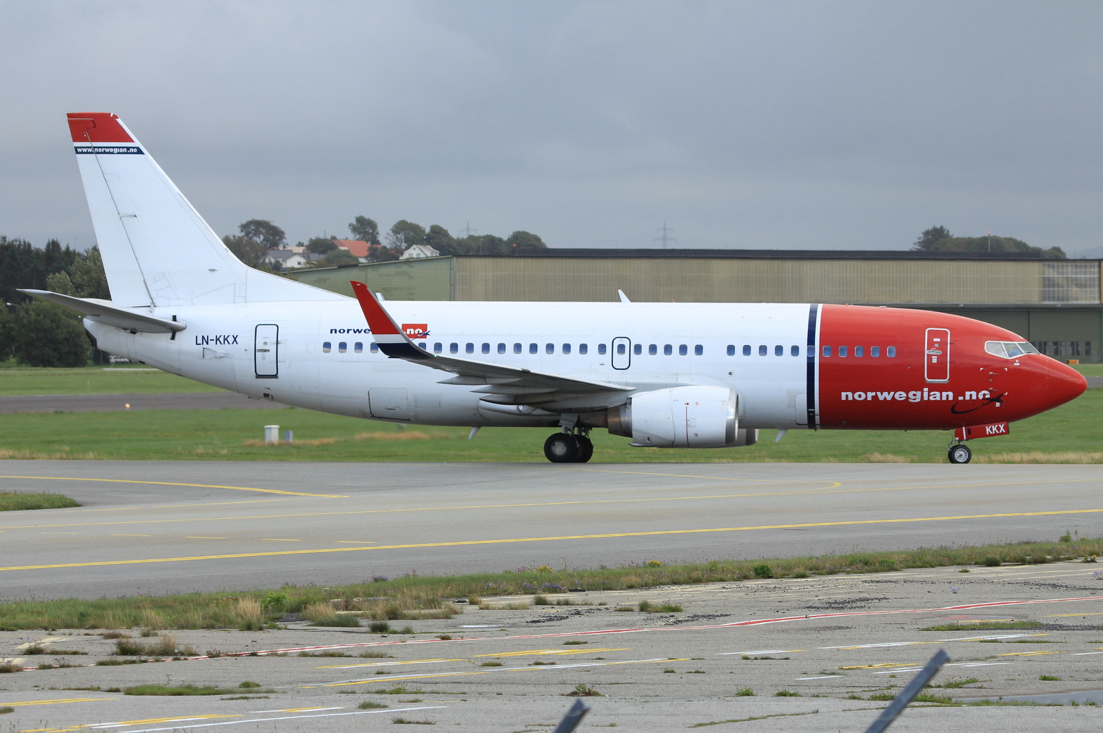 LN-KKX · Boeing 737-33S(WL) · (SVG / ENZV)