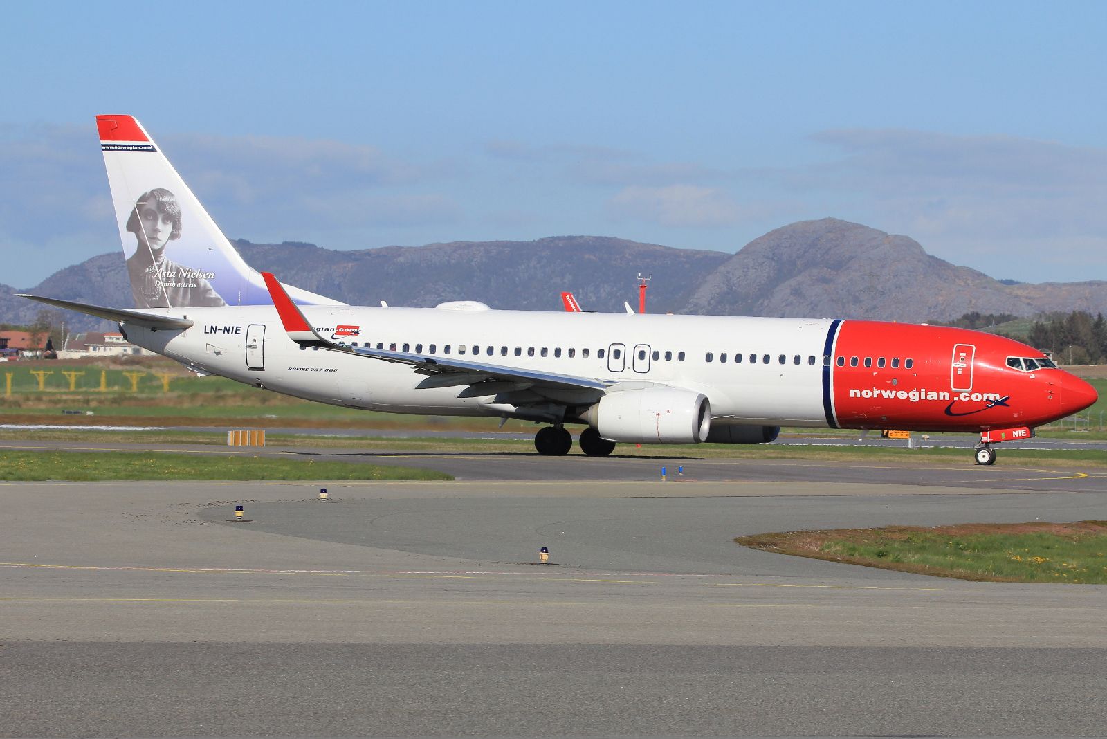LN-NIE · Boeing 737-8JP(WL) · (SVG / ENZV)