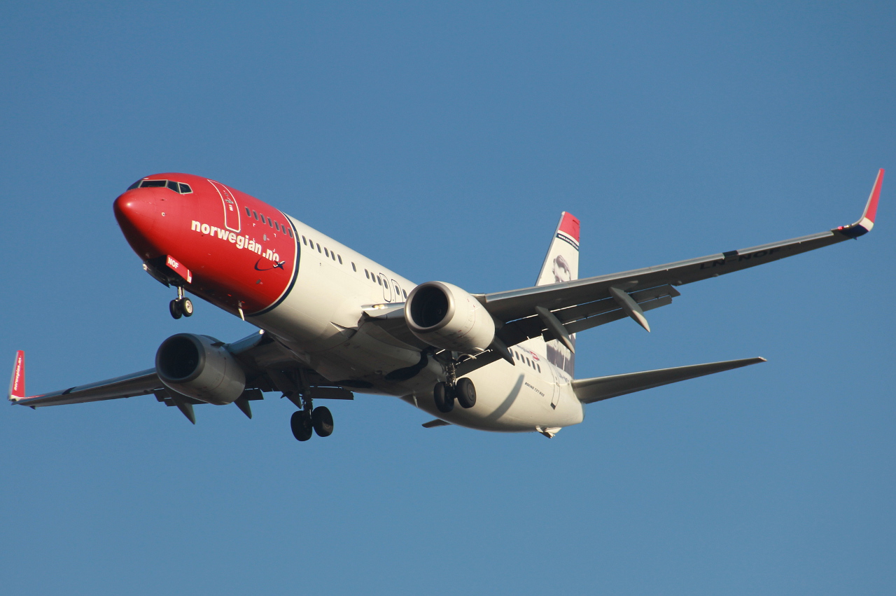 LN-NOF · Boeing 737-86N(WL) · (KRK / EPKK)