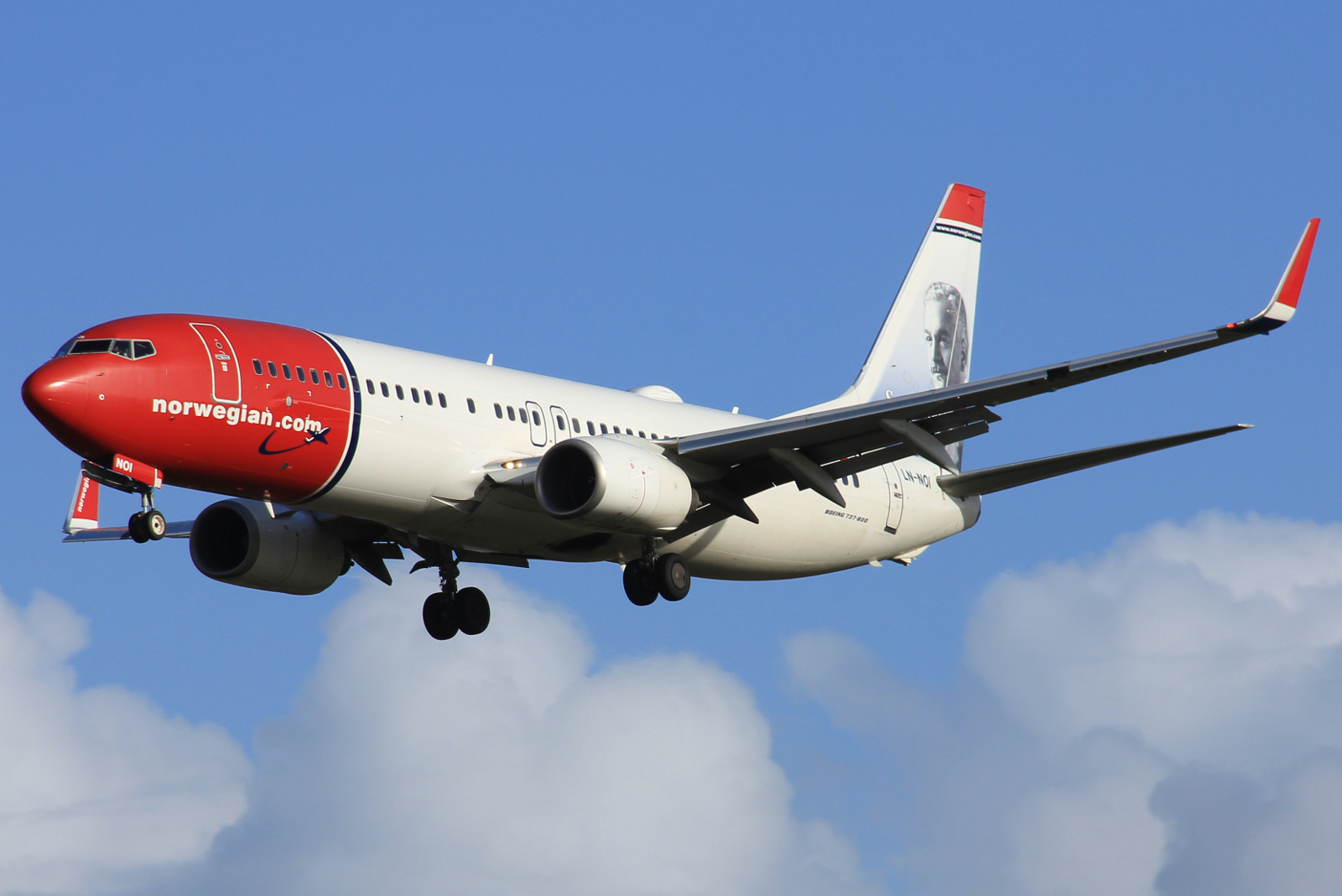 LN-NOI · Boeing 737-86N(WL) · (SVG / ENZV)