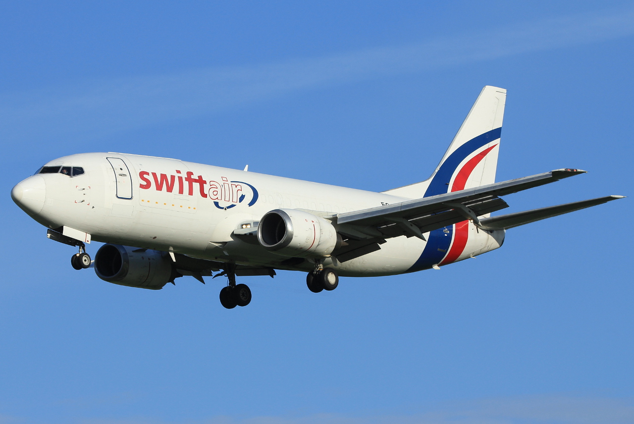 EC-KTZ · Boeing 737-375(SF) · (SVG / ENZV)
