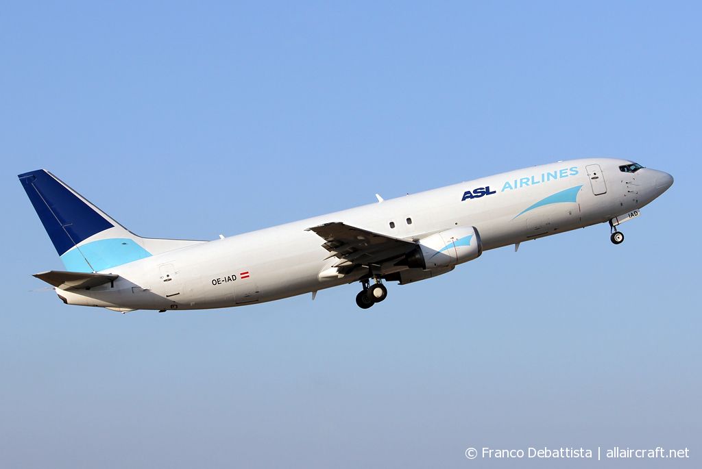 OE-IAD · Boeing 737-4M0(SF) · (MLA / LMML)