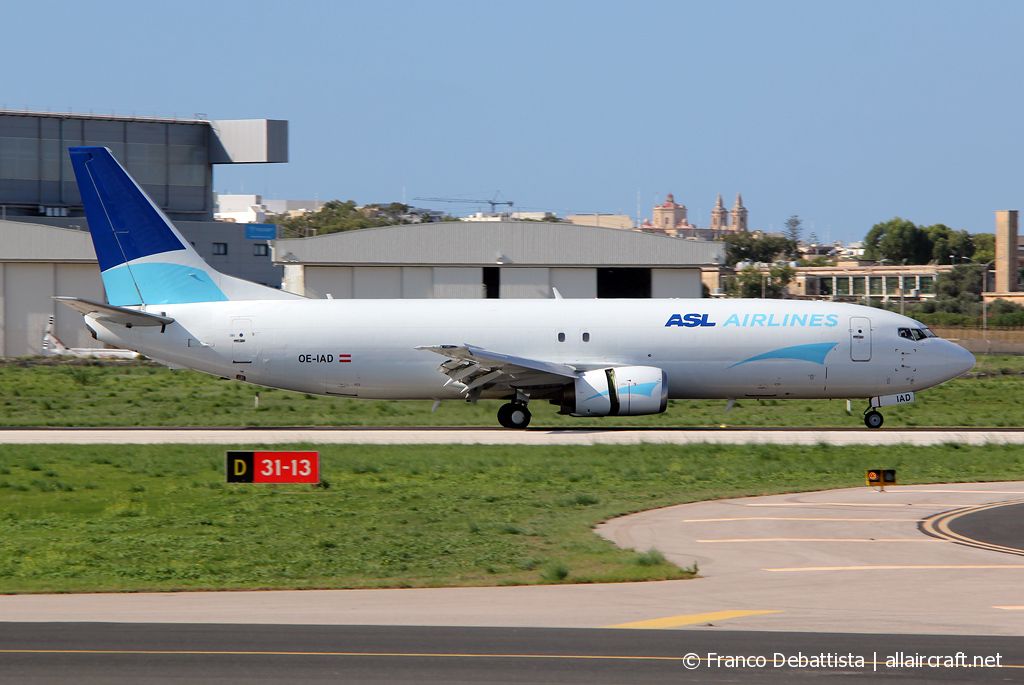 OE-IAD · Boeing 737-4M0(SF) · (MLA / LMML)
