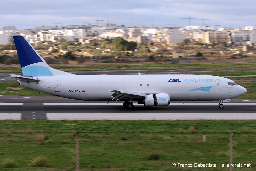 OE-IAJ · Boeing 737-476(SF) · (MLA / LMML)