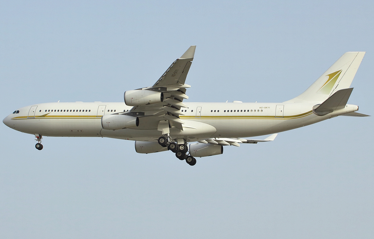 HZ-SKY1 · Airbus A340-211 · (LPA / GCLP)