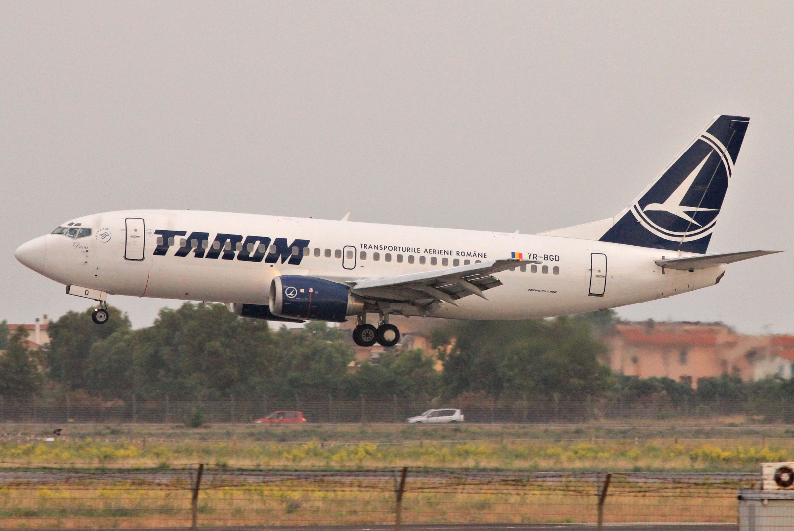 YR-BGD · Boeing 737-38J · (FCO / LIRF)