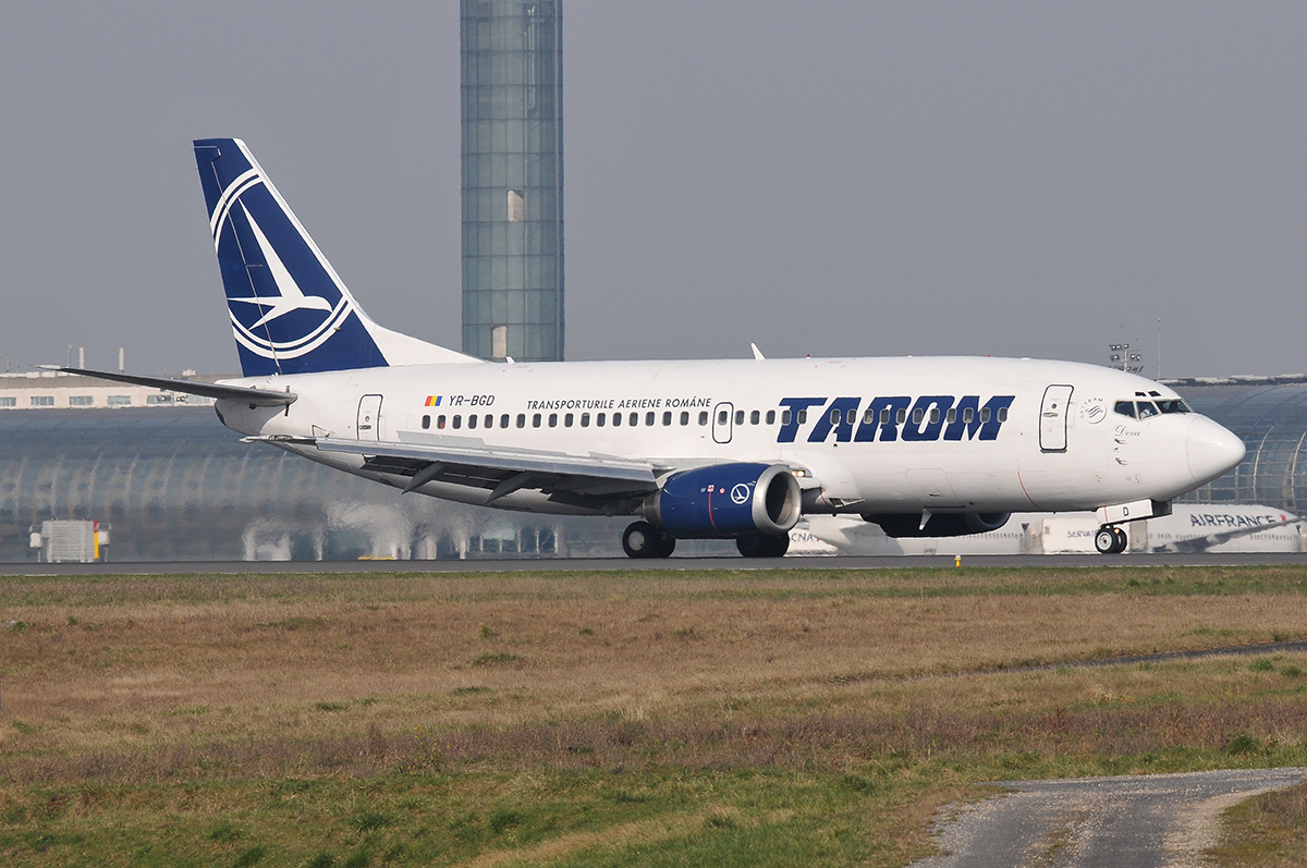 YR-BGD · Boeing 737-38J · (CDG / LFPG)